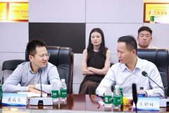 来自六家头部拆企的高层代表梵客家拆董事长李